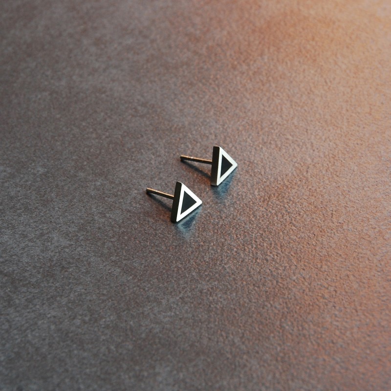 mini triangle earrings 