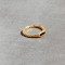 pierścionek złocony z onyksem