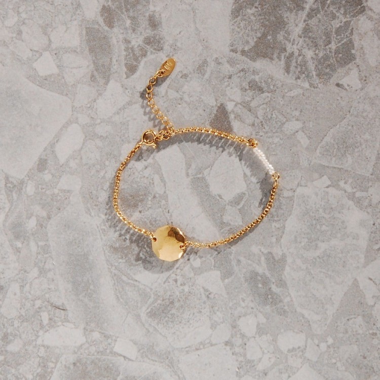 złocona bransoletka z kamieniami