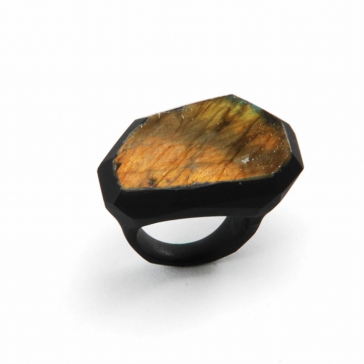 peirścionek labradoryt złoty 1 rozm 18.jpg