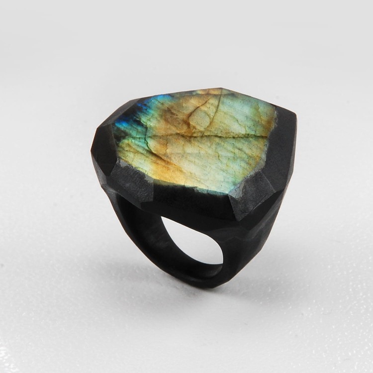 pierścionek 2 z labradorytem rozmiar 16.jpg