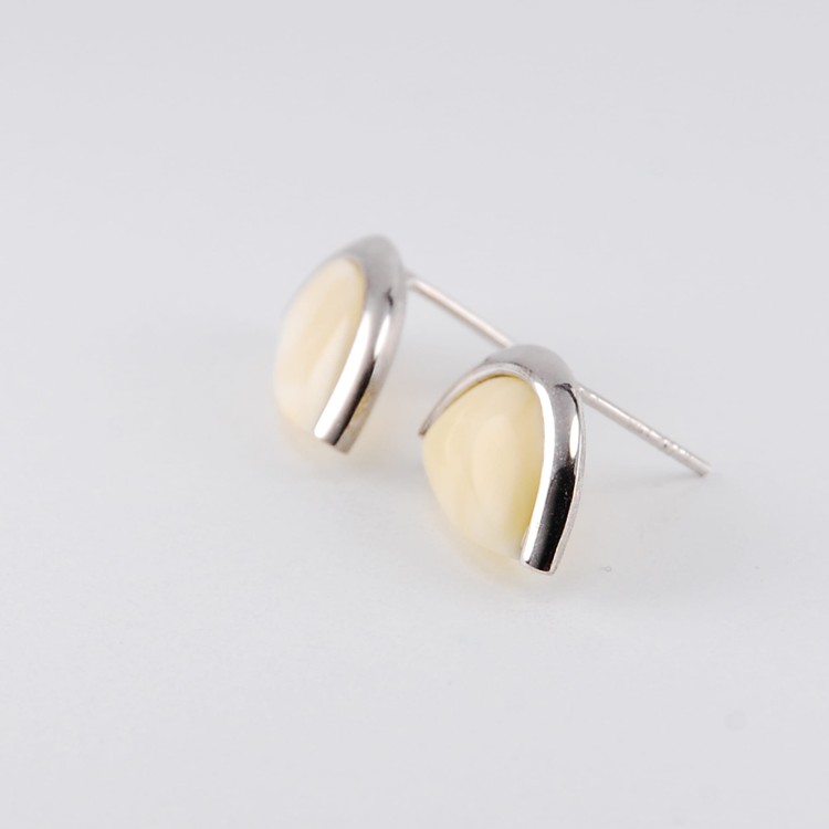 kolczyki split z mlecznym bursztynem 4.jpg