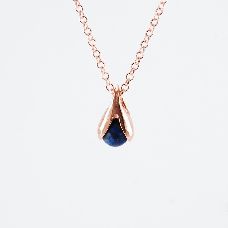 naszyjnik konwalia z lapis lazuli złocony na różowo 1.jpg