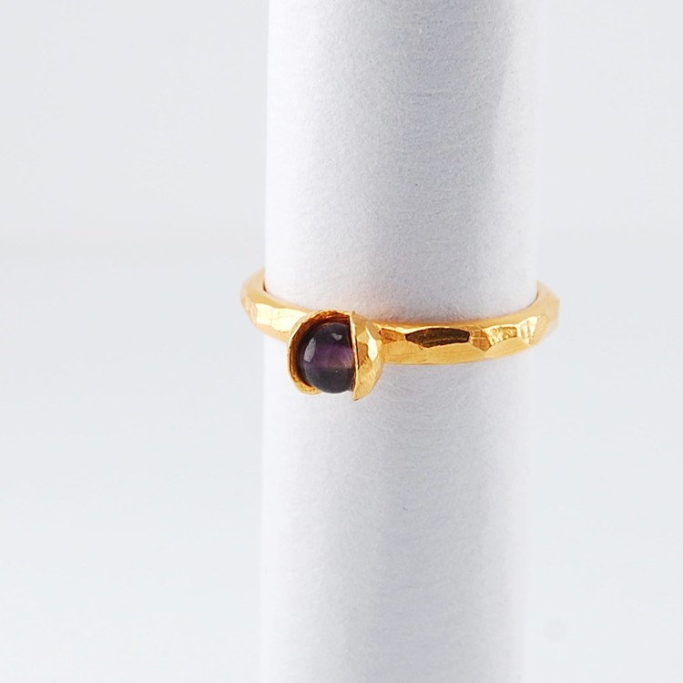 pierścionek mini konwalia złocona z ametystem 2.jpg