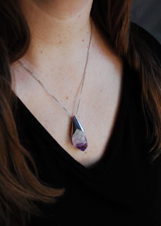 naszyjnik z dużym ametystem.jpg