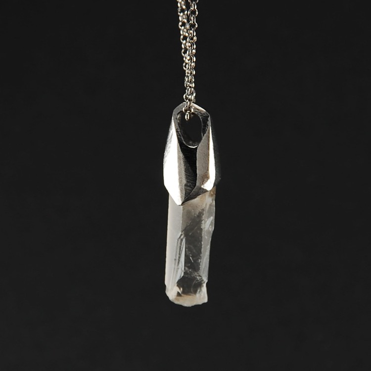 naszyjnik z matowym kryształem górskim 2.jpg