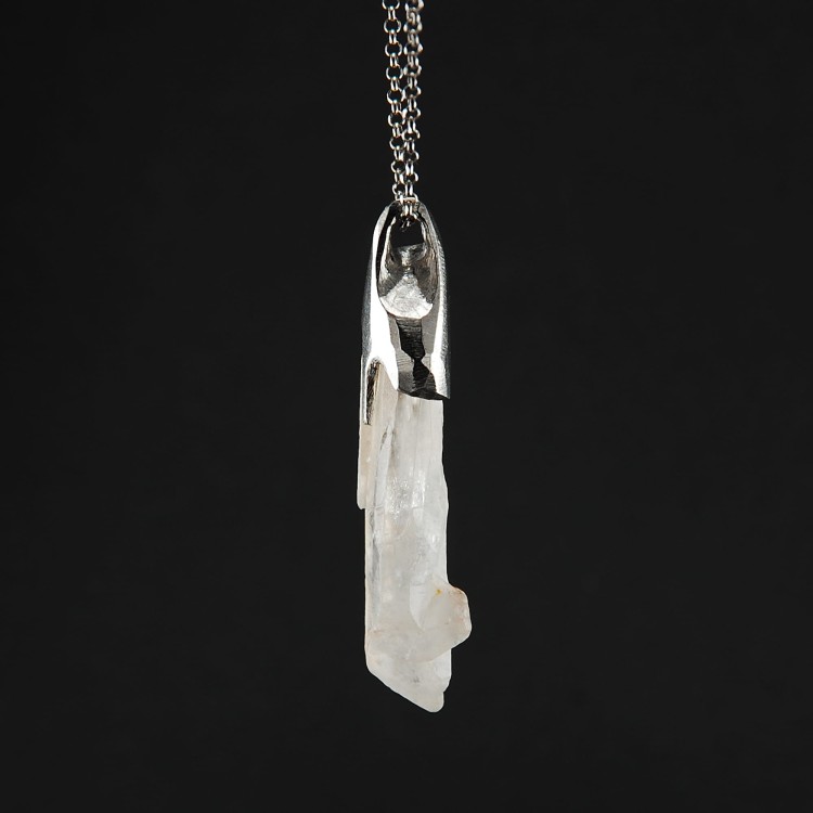 naszyjnik z matowym dużym kryształem górskim 2.jpg