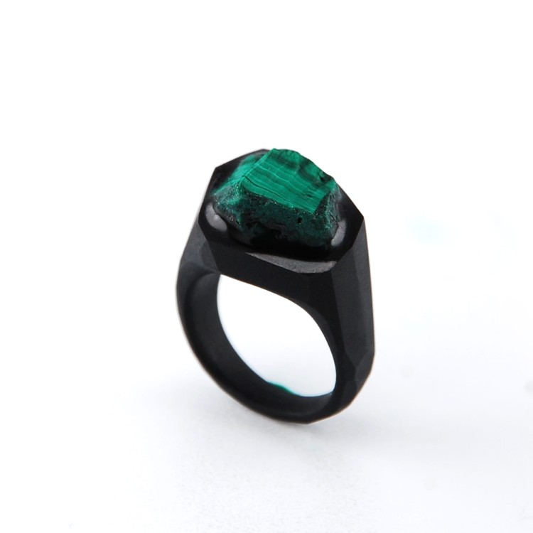 pierścionek z malachitem rozm 10 3.jpg