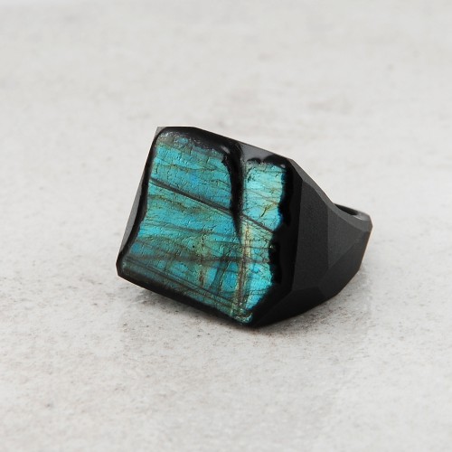 pierścionek z laradorytem 18,5  roz 2.jpg