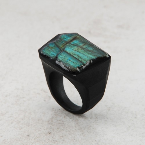 pierścionek z laradorytem 18,5  roz 3.jpg