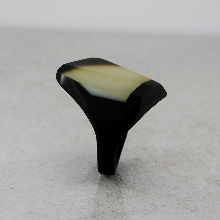 pierścionek frame z bursztynem ctrynowym 21 roz 4.jpg