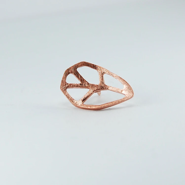 broszka pin leaf złocony na różowo.jpg