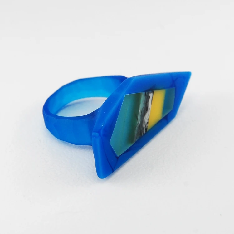 niebieski pierścionek Frame ReUse rozm 19 5 3.jpg
