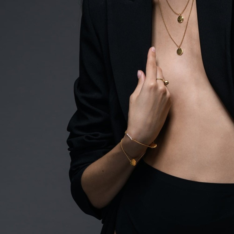 złocona bransoletka z kamieniami