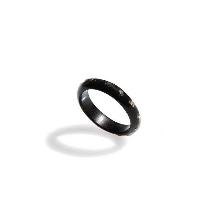 Obrączka z pirytami