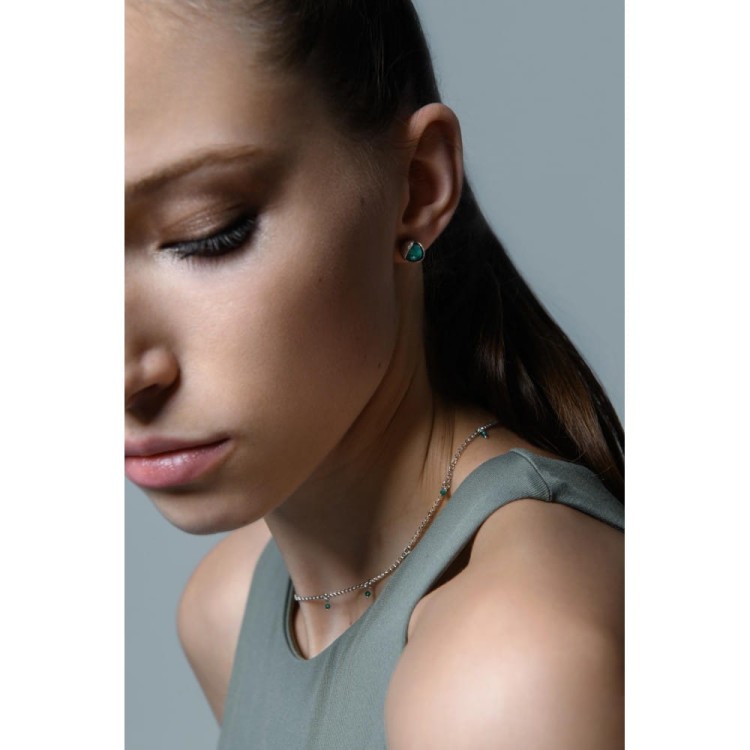 naszyjnik z zielonymi onyksami